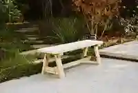 ספסל ללא משענת לגינה