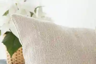 כרית נוי למיטה