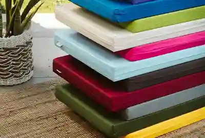 מזרנים צבעוניים לרהיטי גינה