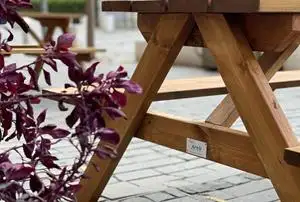 שולחן קקל של חברת פסים