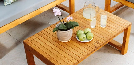 שולחן עץ לגינה