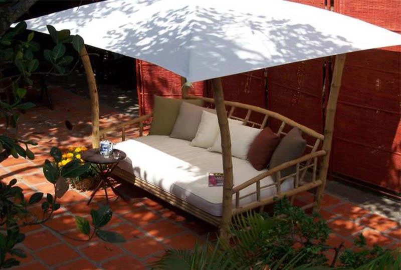 מיטת אפיריון מעוצבת לגינה