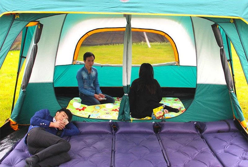אוהל מחולק לשני חדרים